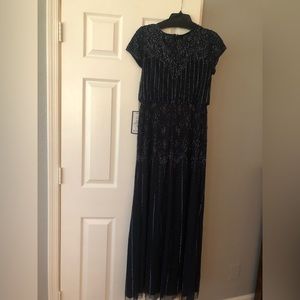 Adrianna Papell Beaded Short Sleeve Sheer-Overlay Gown Size 8 Navy Never worn